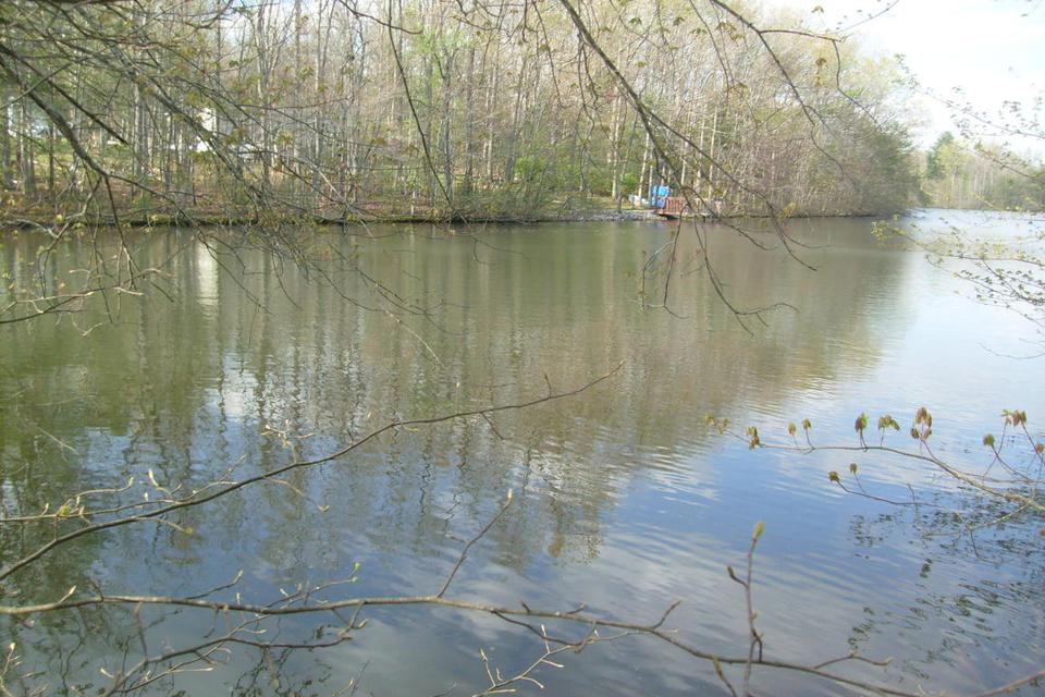  2072 Iowa Dr, Crossville, TN 38572 photo 2