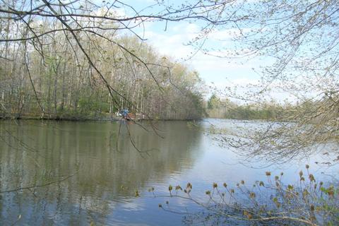 2072 Iowa Dr, Crossville, TN 38572