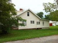 540 W Third Ave, Oneida, TN 37841 photo 2