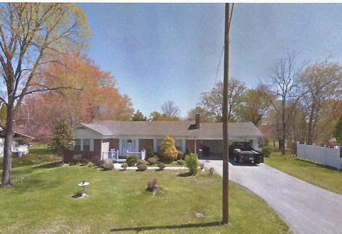 202 E Seneca Cir, Oneida, TN 37841 photo 1