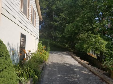 4 Yorkshire Ct, Middlesboro, KY 40965 photo 5