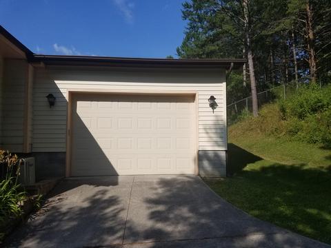 4 Yorkshire Ct, Middlesboro, KY 40965 photo 3