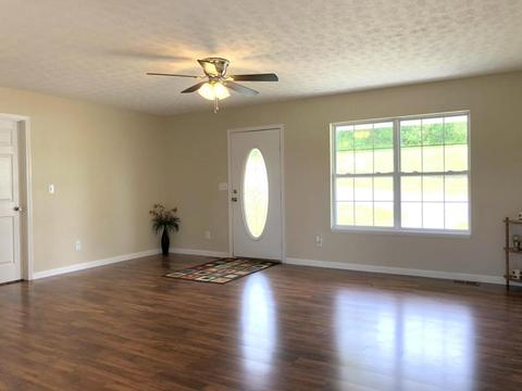 2005 Loop Rd, La Follette, TN 37766 photo 2
