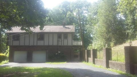 169 Martin Rd, Middlesboro, KY 40965 photo 2