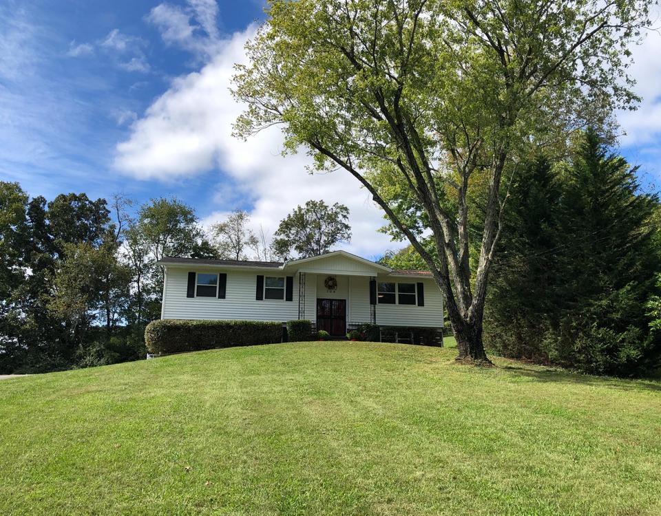 709 Elkmont Rd, Knoxville, TN 37922 18 Photos Movoto