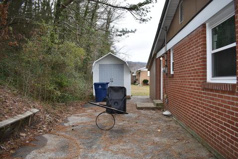 201 Summit Dr, Middlesboro, KY 40965 photo 7