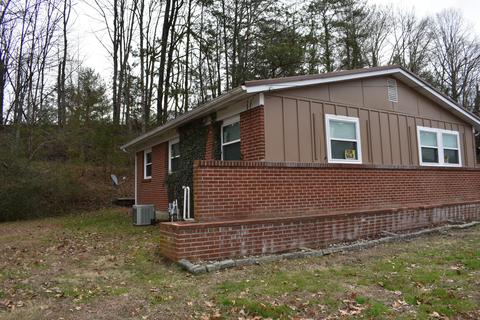 201 Summit Dr, Middlesboro, KY 40965 photo 4
