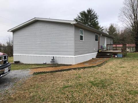 270 Daisy Dr, Ewing, VA 24248 photo 3