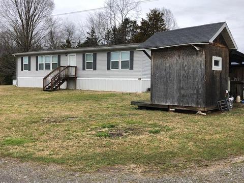 270 Daisy Dr, Ewing, VA 24248 photo 2