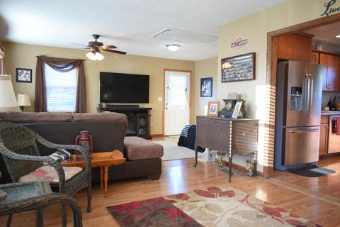 185 Snavely Rd, Ewing, VA 24248 photo 4