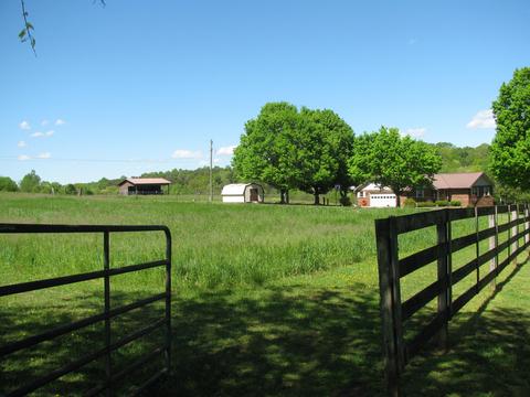 400 Pine St, Greenback, TN 37742 photo 3