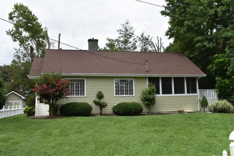 404 Gloucester Ave, Middlesboro, KY 40965 photo 3
