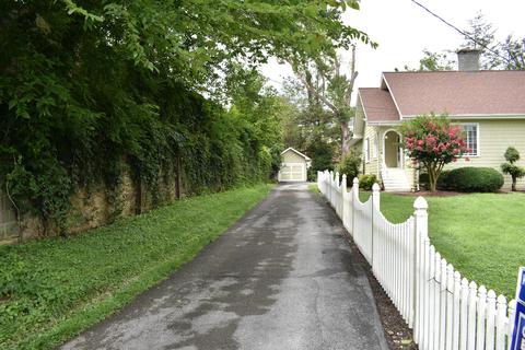 404 Gloucester Ave, Middlesboro, KY 40965 photo 8