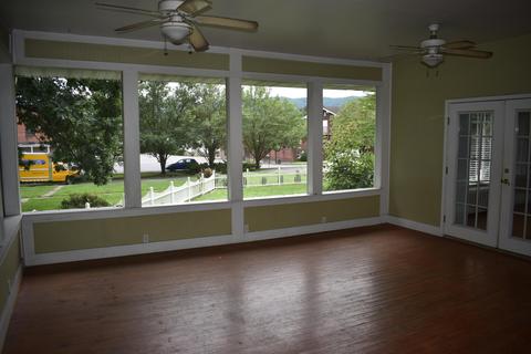 404 Gloucester Ave, Middlesboro, KY 40965 photo 25