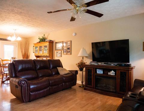 7600 Fall Wind Ct, Powell, TN 37849 photo 3