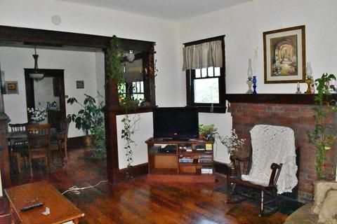 514 Exeter Ave, Middlesboro, KY 40965 photo 9