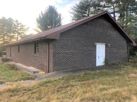 405 Sand Cave Rd, Ewing, VA 24248 photo 2