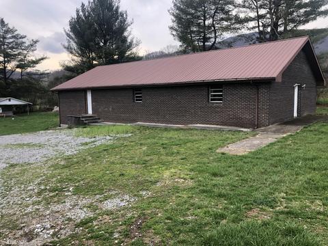 405 Sand Cave Rd, Ewing, VA 24248 photo 4