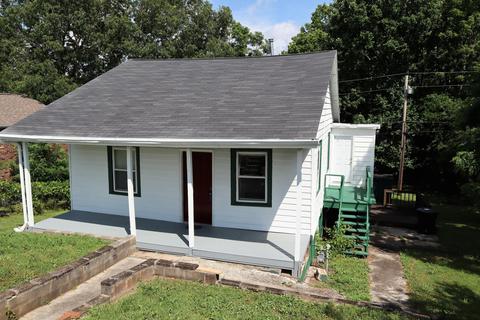320 E Bell St, Alcoa, TN 37701 photo 2