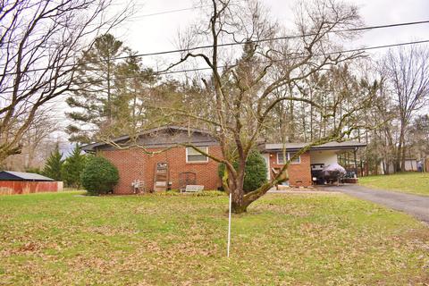910 Chichester Ave, Middlesboro, KY 40965 photo 2