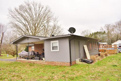 910 Chichester Ave, Middlesboro, KY 40965 photo 6