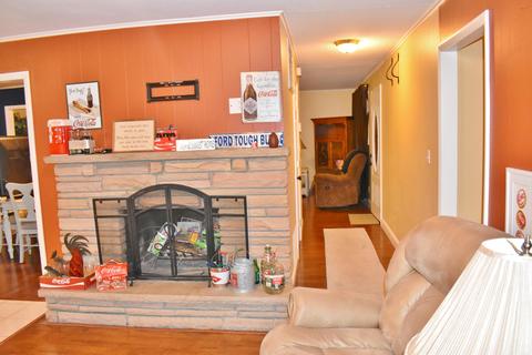 910 Chichester Ave, Middlesboro, KY 40965 photo 18