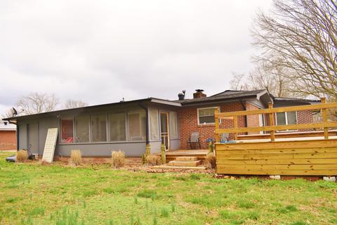 910 Chichester Ave, Middlesboro, KY 40965 photo 9