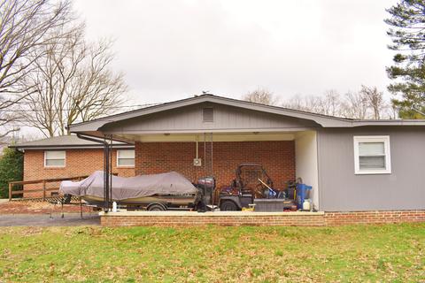 910 Chichester Ave, Middlesboro, KY 40965 photo 5