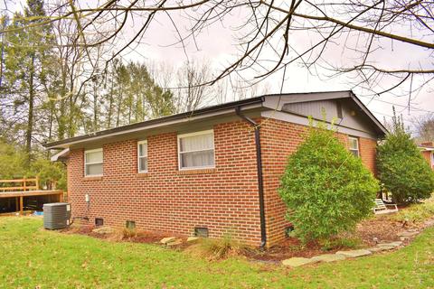 910 Chichester Ave, Middlesboro, KY 40965 photo 12