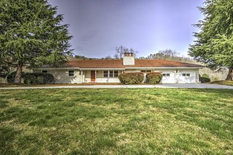 1429 Eagle Bend Dr, Clinton, TN 37716 photo 1