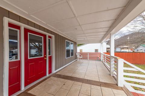309 Third St, Pineville, KY 40977 photo 5