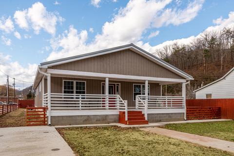 309 Third St, Pineville, KY 40977 photo 1