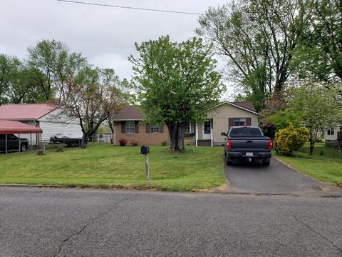 425 Lothbury Ave, Middlesboro, KY 40965 photo 2
