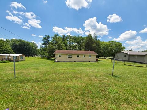181 Dewberry Dr, Ewing, VA 24248 photo 2