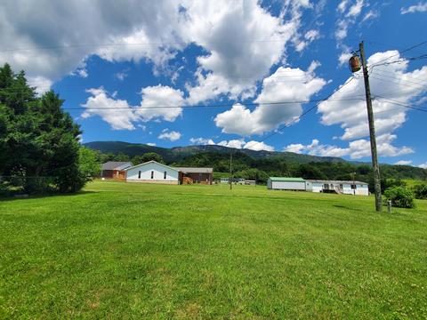 181 Dewberry Dr, Ewing, VA 24248 photo 3