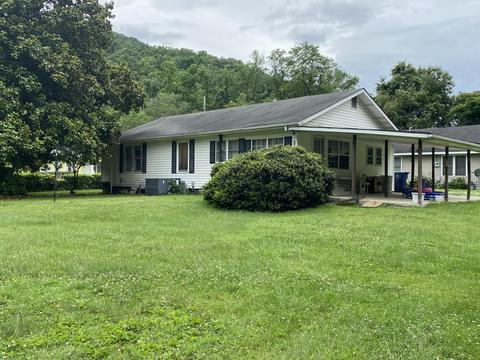 2512 Exeter Ave, Middlesboro, KY 40965 photo 1