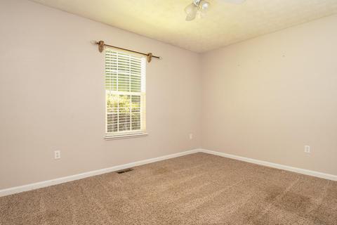 116 Den Ln, Heiskell, TN 37754 photo 13