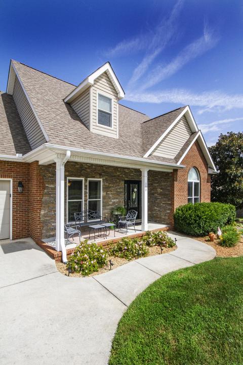 190 Pointe Summit Dr, Greenback, TN 37742 photo 2