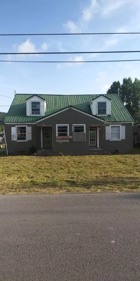 917 Exeter Ave, Middlesboro, KY 40965 photo 1