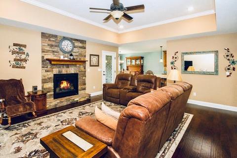 180 Pointe Summit Dr, Greenback, TN 37742 photo 3