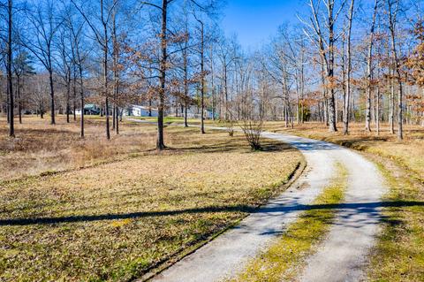 2152 Genesis Rd, Lancing, TN 37770 photo 2