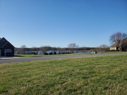 4031 Paradise Dr, Mooresburg, TN 37811