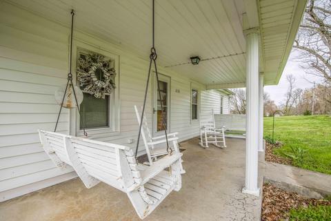 219 Burchfield Ave, Oneida, TN 37841 photo 3