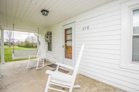 219 Burchfield Ave, Oneida, TN 37841 photo 4