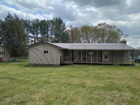 149 Dewberry Dr, Ewing, VA 24248 photo 3