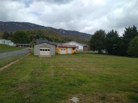 149 Dewberry Dr, Ewing, VA 24248 photo 5