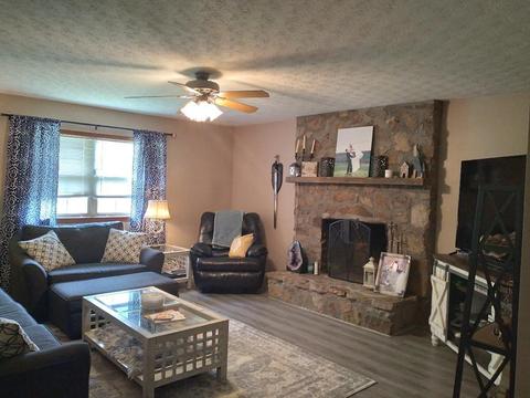 149 Dewberry Dr, Ewing, VA 24248 photo 8