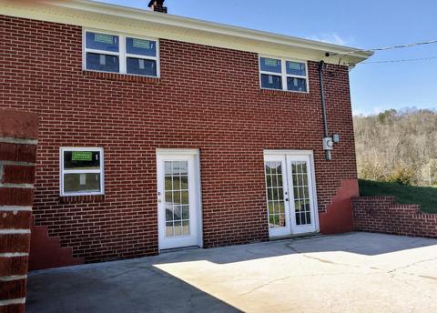3525 Willow Tree Rd, Ewing, VA 24248 photo 3