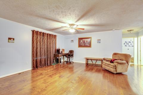 9704 Heiskell Rd, Heiskell, TN 37754 photo 6