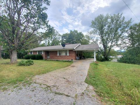 206 Lee Rd, Ewing, VA 24248 photo 2